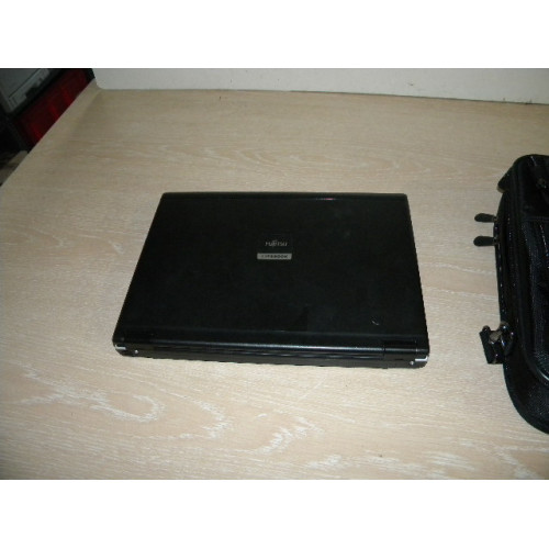 Fujitsu laptop incl. tas