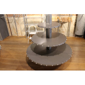Winkel tafel display met 3 niveaus dia 140 cm