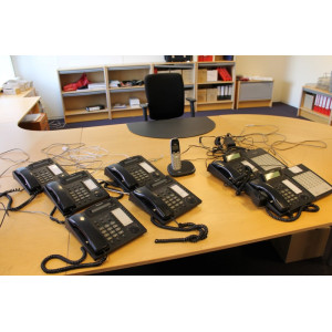 Telefoon toestellen 8 stuks 5 Panasonic KX-T7531 en 2x KX-T7533 + KX-T7541