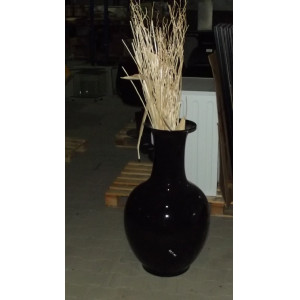 Grote zwarte vaas, circa 93 cm hoog, incl takken