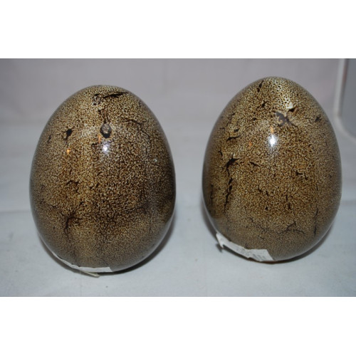 2 stuks grote stenen decoratie eieren, ca 15 cm 