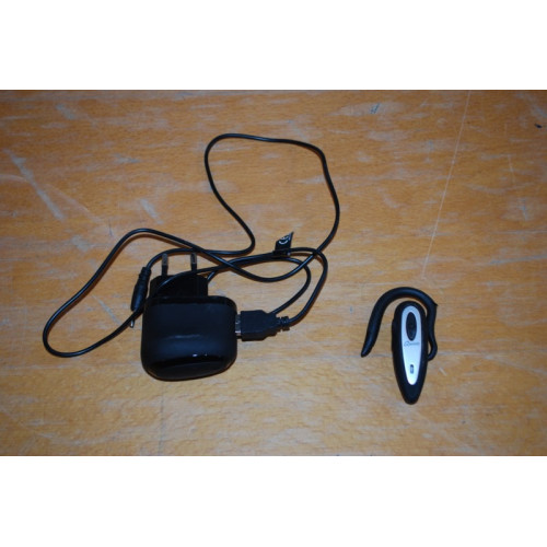 Bluetooth oortje met oplader, merk qware
