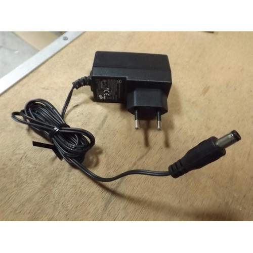 adapters 12 Volt 1 Ampere (10x)
