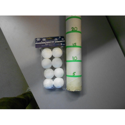 43 pakjes deco witte ballen met lusje