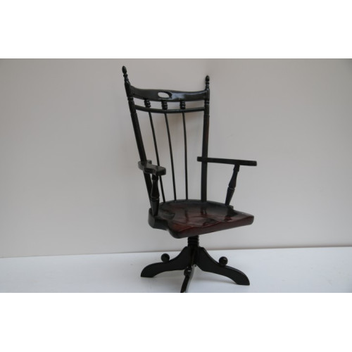 Mini stoel met armleuningen en speilen 38cm hoog