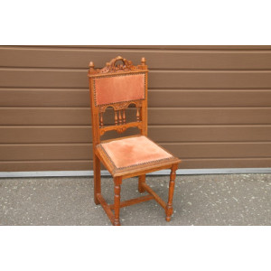 Antieke stoel houtsnijwerk