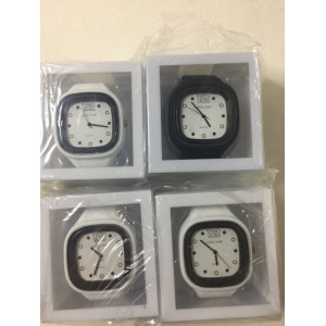 4x horloges, merk longtime, kleuren zwart wit.