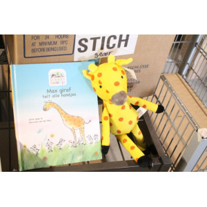 Boek met knuffel 1x Max de giraffe    DS O