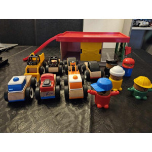 1 x Speelgoed garage met auto´s en poppetjes.