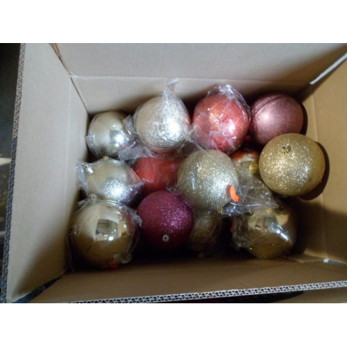 17x Grote plastic Kerstballen 