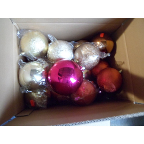 17x Grote plastic Kerstballen 
