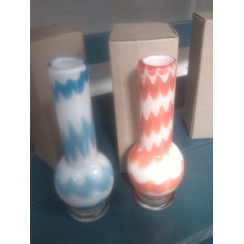 Glazen vazen c.a 25 cm met melkglas gebrand 24 stuks kleur blauw