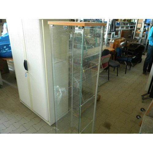 Vitrinekast, 3 glasplaten, 43x37x164 cm, 1 pootje dient te worden vastgezet
