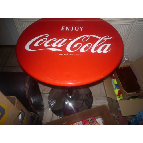 Coca cola tafel rond met rvs voet 
