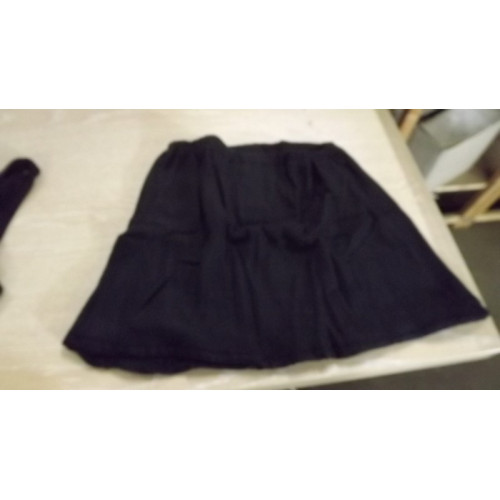 Fleece top en rok, kleur zwart, maten onbekend, aantal 20