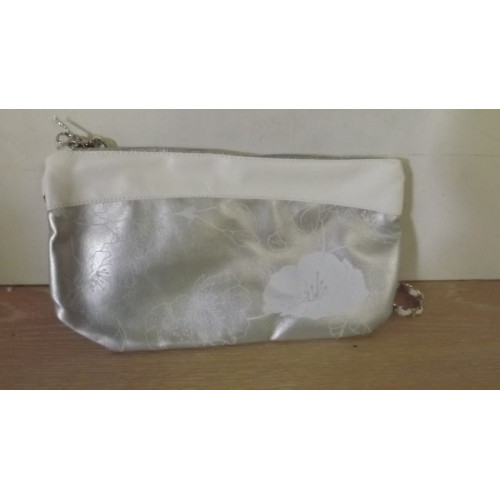 Handtasjes dames/meisjes, circa. 20 stuks, zilvere kleur