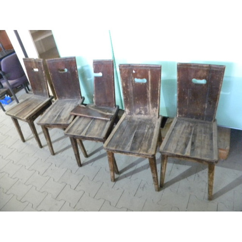 Eikenhouten stoelen, 4 stuks + 1 beschadigde