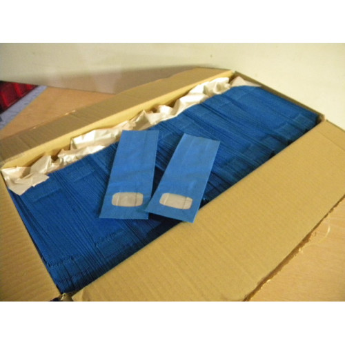Decoratieve zakjes, kleur blauw met kijkvak, circa. 1000 stuks, 70 x 40 x 205 mm