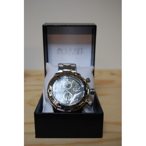 August Steiner Heren horloge,zilverkleurig wijzerplaat, in luxe doosje.