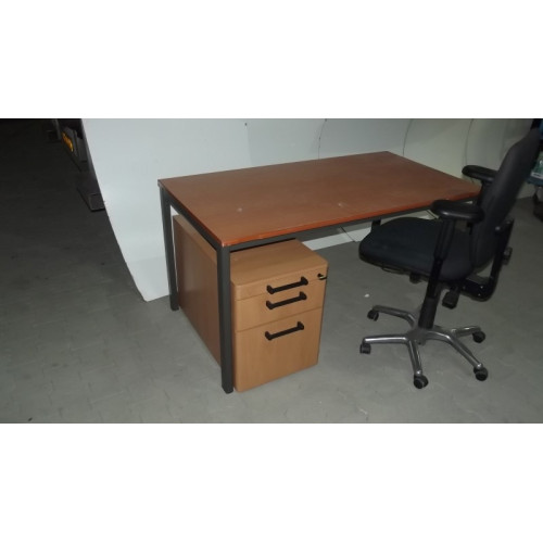 Bureau opstelling met Bureaustoel en verrijdbare ladekast 150x80x75cm