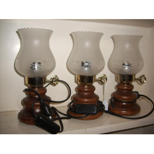 Tafellamp op houten voet 3 stuks