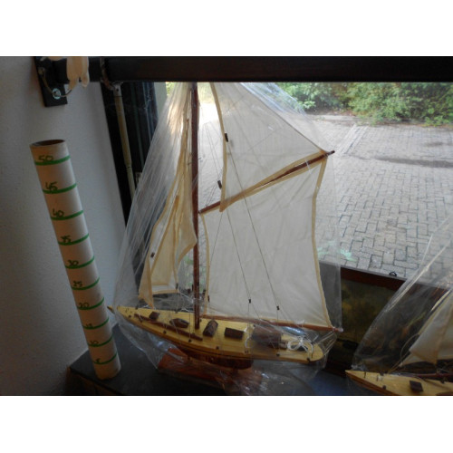 1 houten boot met heel veel details