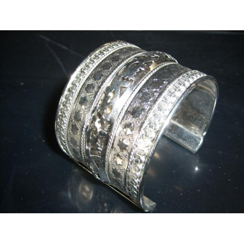 Afrikaanse metalen zilverkleurige armband 5 stuks breed 5 cm