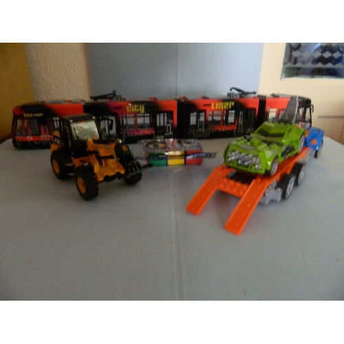 Speelgoed 5 Items (tram 53cm-metaal jcb etc)