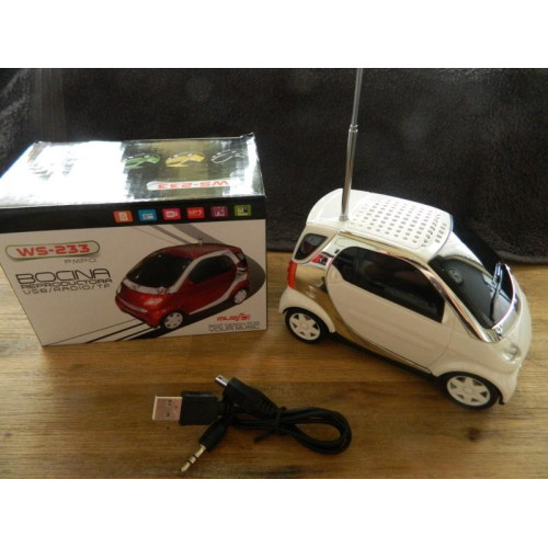 Smart Auto Speaker voor: usb stick-sd kaart-fm radio-accu oplaadbaar wit