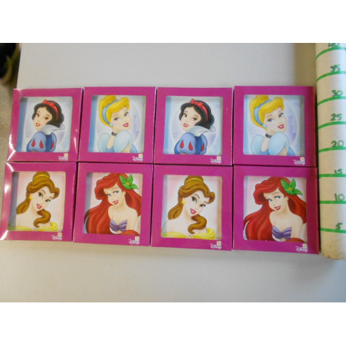 8 prinsessen tegels, leuk op te hangen, 4 verschillende