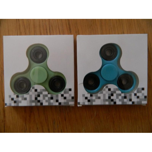 6 X Glow In The Dark Spinners