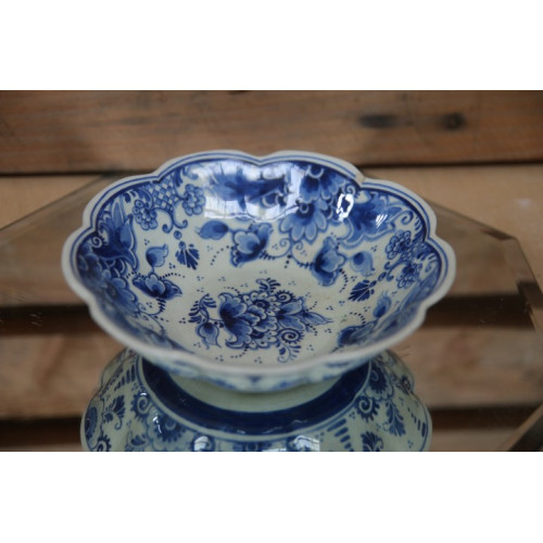 Wit-blauw schaaltje Royal pottery Gouda