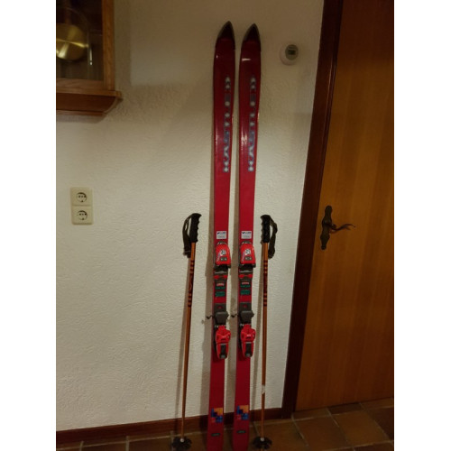 Kastle Ski's 1.85 mtr met tas en stokken aantal 1 stuks