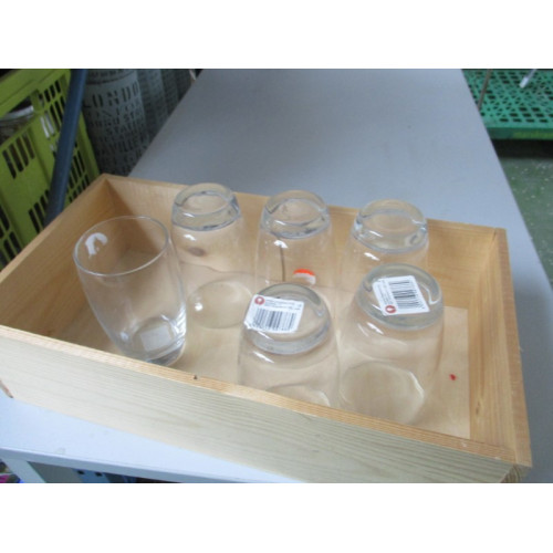 Glazen 6 stuks in houten kistje