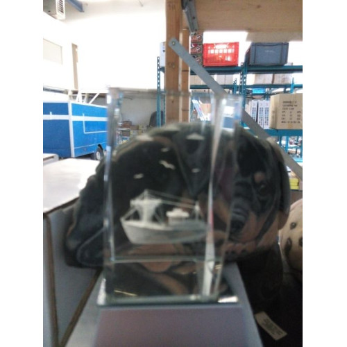 3d glas art met een verlichtings standaard vissersboot