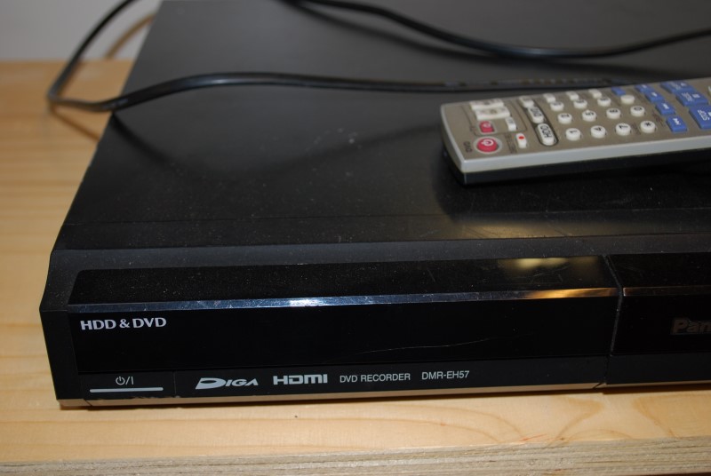 DVD recorder met HDMI aansluiting en afstandsbediening. Merk Panasonic
