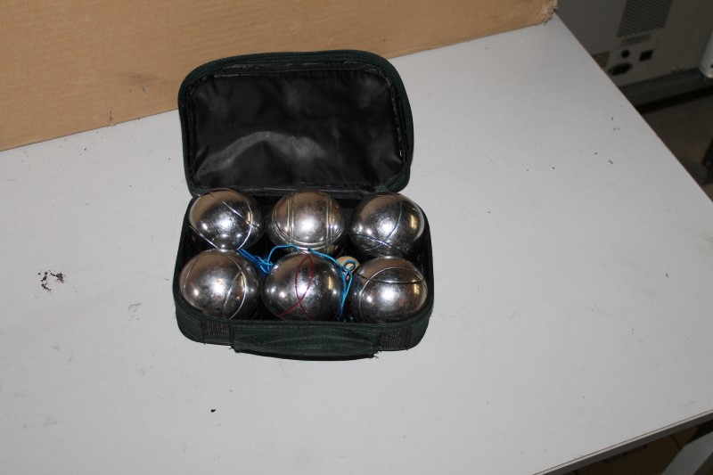 Joue de boule 6 ballen en klein balletje met meettouw (Kavel nr 651728, Eindtijd 02 Mar. 2017 Joue de boule 6 ballen en klein balletje met meettouw (Kavel nr 651728, Eindtijd 02 Mar. 2017
