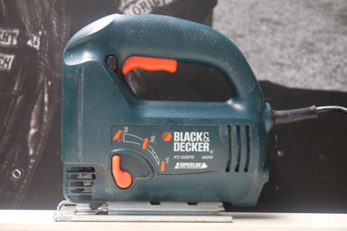 Voorspeller glans vanavond Black en Decker KS656PE decoupeerzaag (Kavel nr: 717594, Eindtijd : 19 Mar.  2018 20:30:00) - Nedveiling, de online Partijen en Faillissementen veiling.