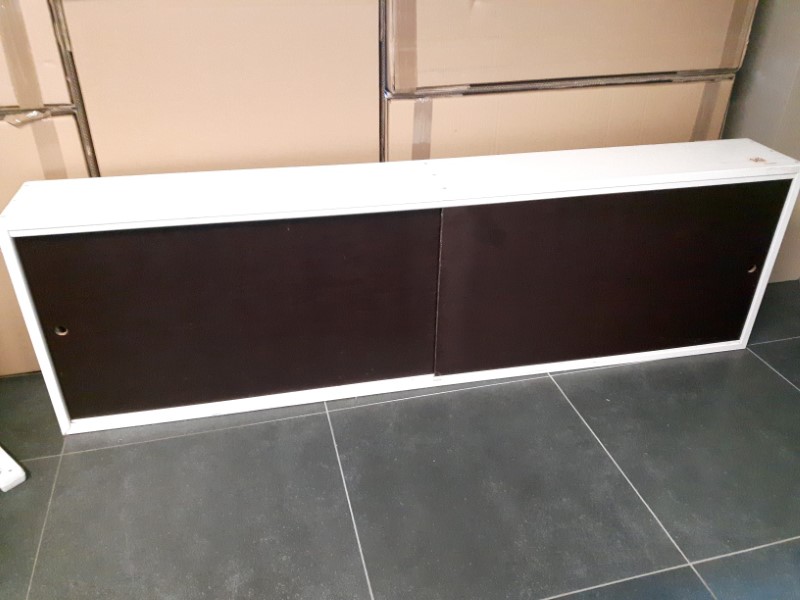 lange-kast-met-schuifdeuren-zonder-achterwand-180-x-23-x-54-cm-kavel