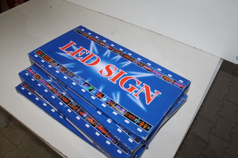 LED sign te koop 4 stuks (Kavel nr 791768, Eindtijd 04 Feb. 2019 20