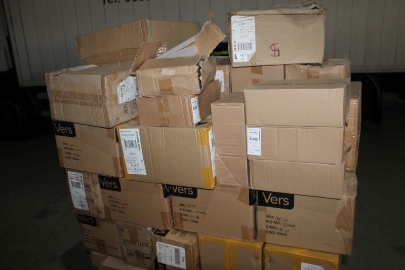 Pallet vol met diverse telefoon en iPad hoesjes minimaal 1250 stuks in