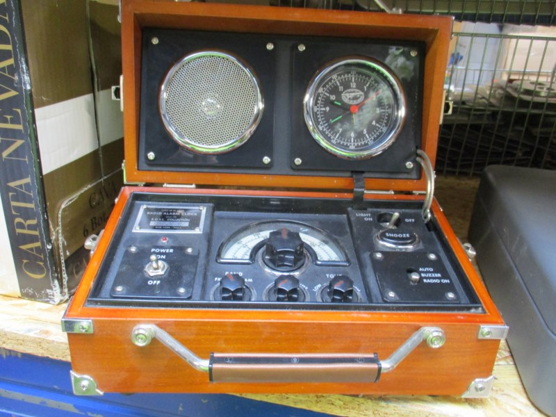 Radio alarm klok sosl collectie (Kavel nr 798100, Eindtijd 07 Mar