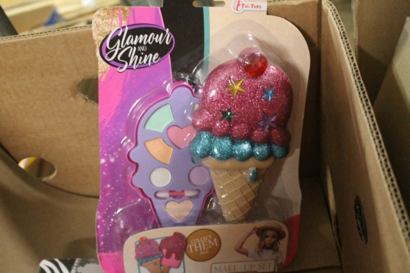 Make up ice cream 1x (Kavel nr 1081822, Eindtijd 12 Jan. 2023 2030