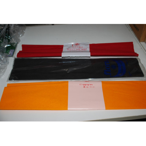 Partij pakken crepepapier 3 kleuren 250x50 cm. ca. 55x