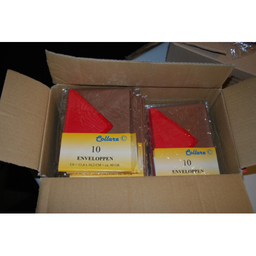 25 pakken rood met bruine enveloppen c6 formaat, 10 per verpakkijng.