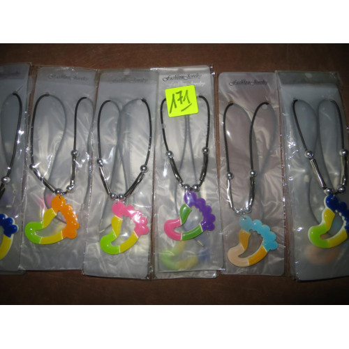 Kinder halsketting met bijhorende oorbellen 10 sets