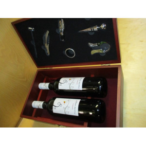 geschenk set met flessen wijn en accessoires