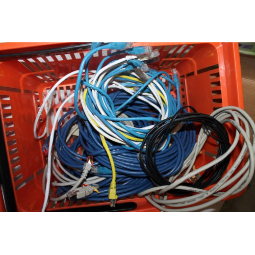 Partij UTP kabels  div lengte  ruim 7 stuks