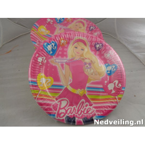 6 pakjes met 8 papieren bordjes Barbie 23cm 
