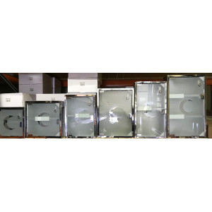 5 RVS Medicijnkastje met slot magnetische deur (kan krasje of deukje inzitten) 25 x 35 x 12 cm